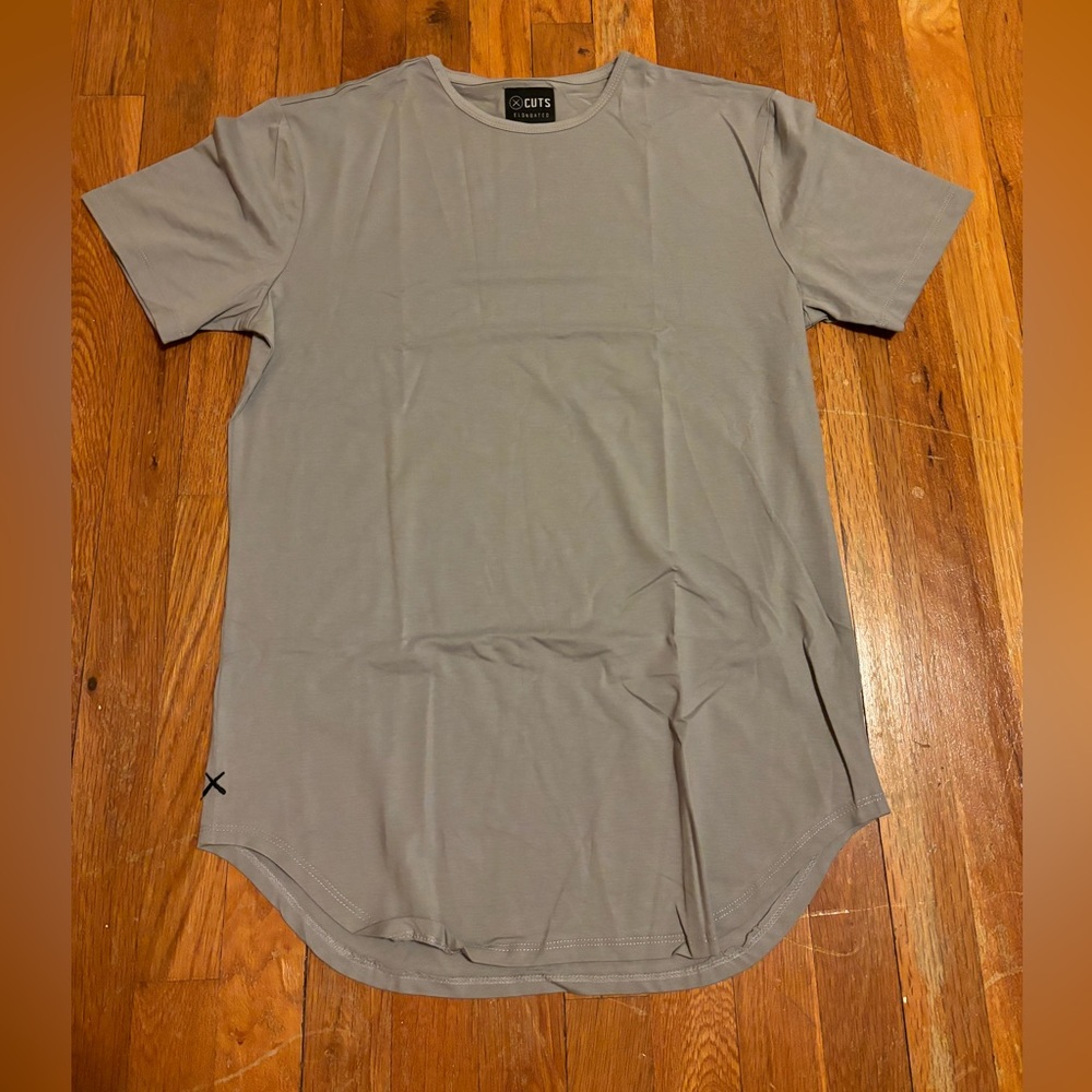 Cuts Clothing Men's Elongated Crew Neck Short Sleeve Tee T-Shirt Granite…